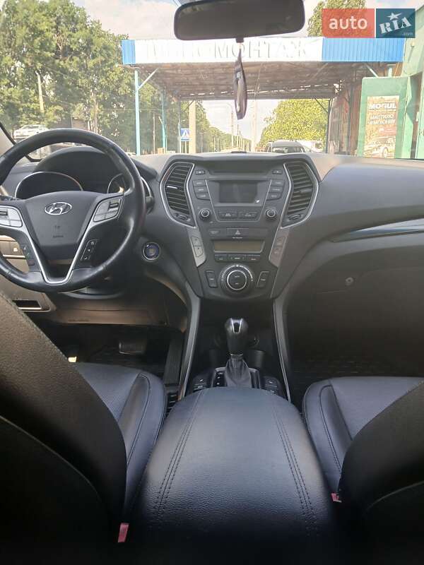 Позашляховик / Кросовер Hyundai Santa FE 2015 в Черкасах