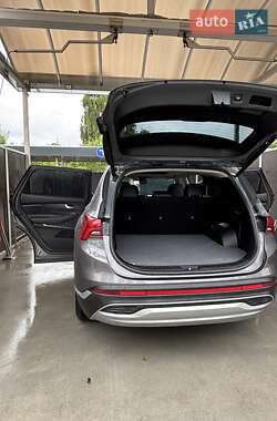 Внедорожник / Кроссовер Hyundai Santa FE 2022 в 
