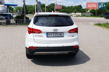 Внедорожник / Кроссовер Hyundai Santa FE 2015 в 