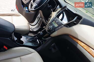 Внедорожник / Кроссовер Hyundai Santa FE 2015 в 