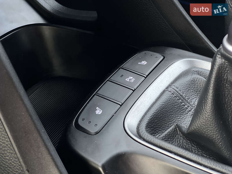 Позашляховик / Кросовер Hyundai Santa FE 2013 в Ужгороді