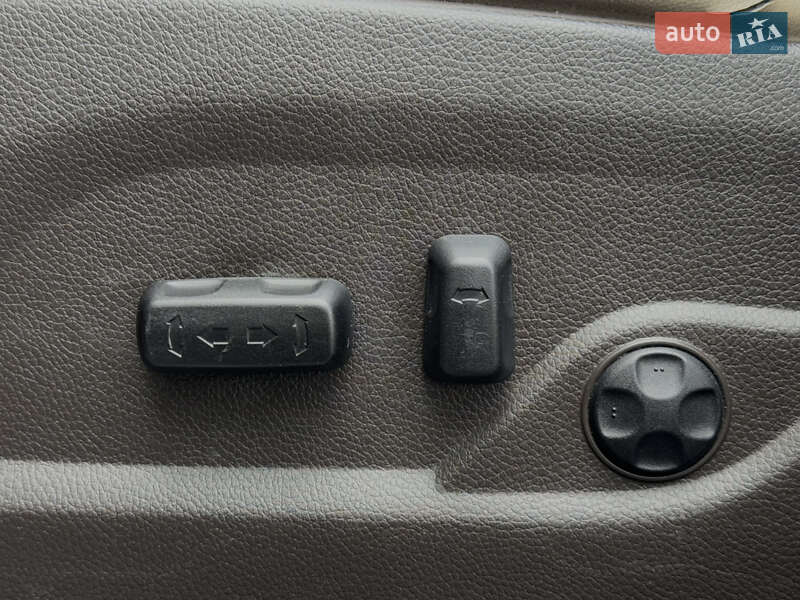 Позашляховик / Кросовер Hyundai Santa FE 2012 в Києві