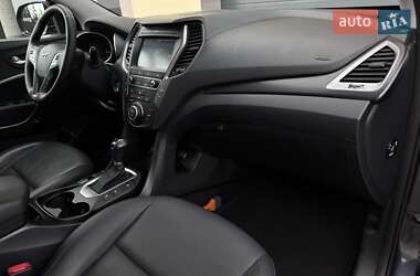 Позашляховик / Кросовер Hyundai Santa FE 2016 в 