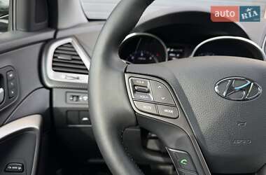 Позашляховик / Кросовер Hyundai Santa FE 2016 в 