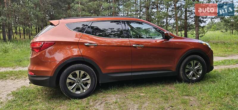 Внедорожник / Кроссовер Hyundai Santa FE 2015 в Житомире