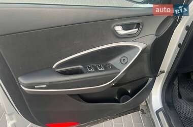 Позашляховик / Кросовер Hyundai Santa FE 2014 в 