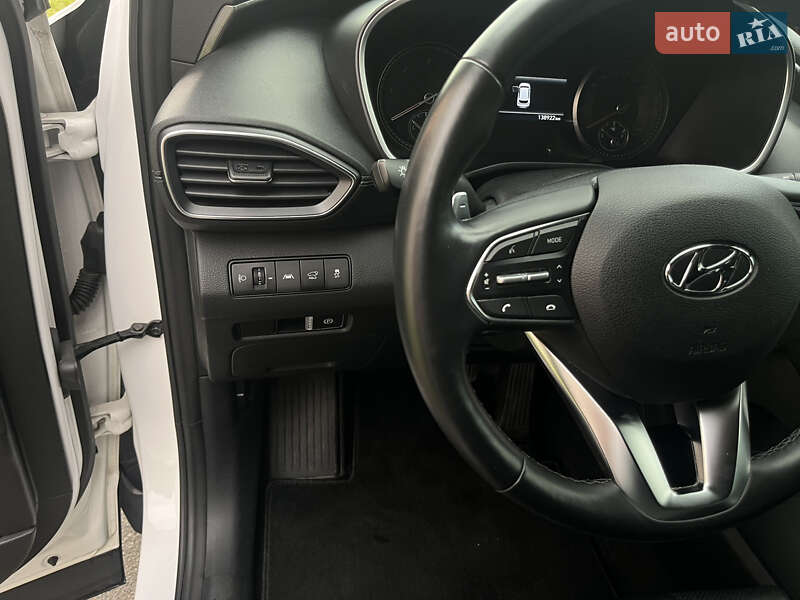 Позашляховик / Кросовер Hyundai Santa FE 2021 в Умані