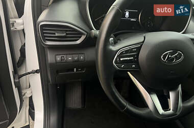 Внедорожник / Кроссовер Hyundai Santa FE 2021 в 