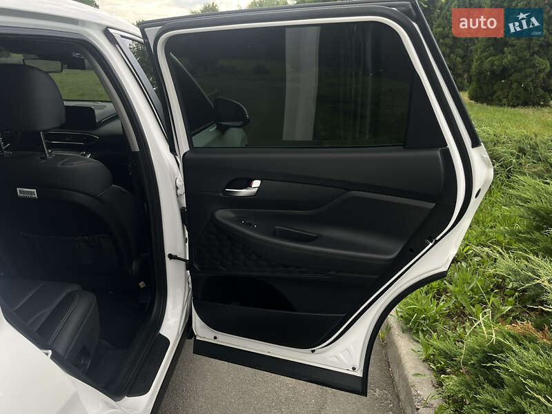 Позашляховик / Кросовер Hyundai Santa FE 2021 в Умані
