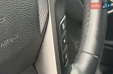 Внедорожник / Кроссовер Hyundai Santa FE 2014 в 