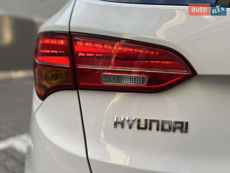 Позашляховик / Кросовер Hyundai Santa FE 2014 в Івано-Франківську
