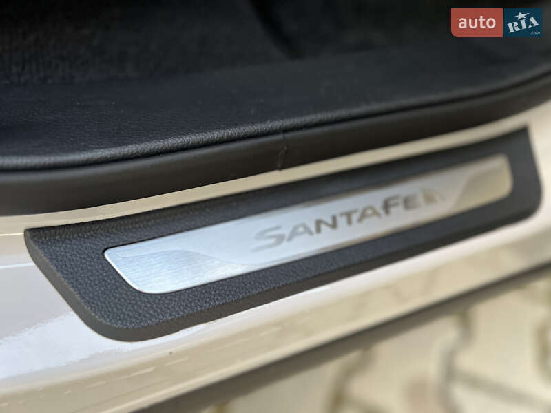 Позашляховик / Кросовер Hyundai Santa FE 2014 в Івано-Франківську