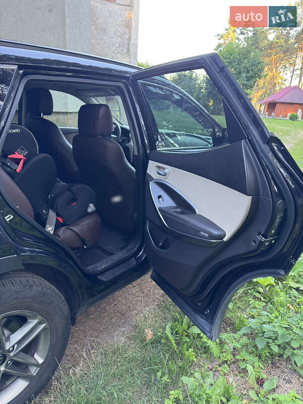 Внедорожник / Кроссовер Hyundai Santa FE 2016 в Ровно