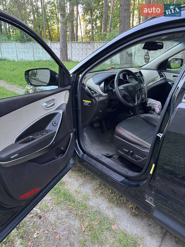 Внедорожник / Кроссовер Hyundai Santa FE 2016 в Ровно