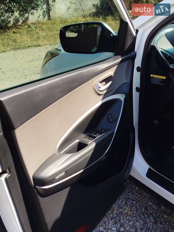 Позашляховик / Кросовер Hyundai Santa FE 2016 в Одесі