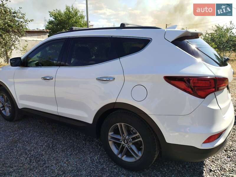 Позашляховик / Кросовер Hyundai Santa FE 2016 в Одесі
