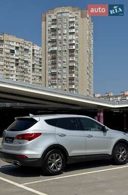 Позашляховик / Кросовер Hyundai Santa FE 2013 в 