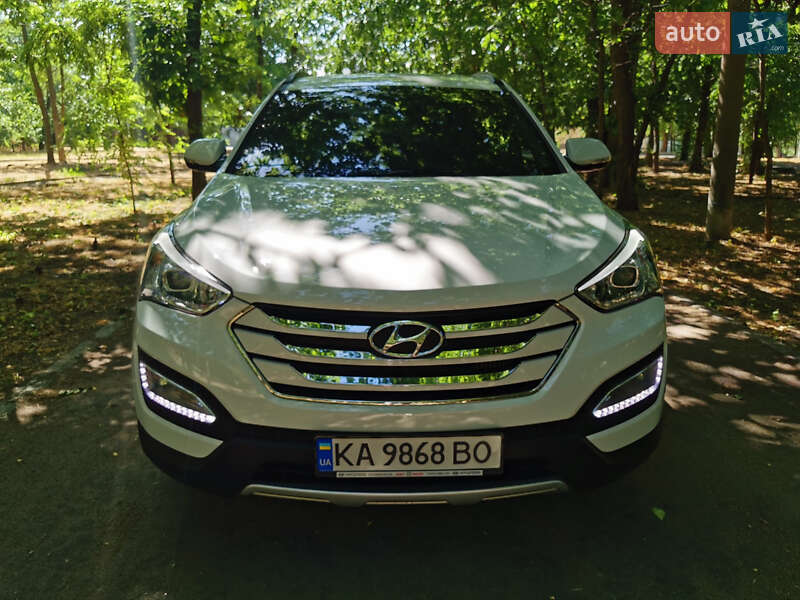 Внедорожник / Кроссовер Hyundai Santa FE 2015 в Киеве