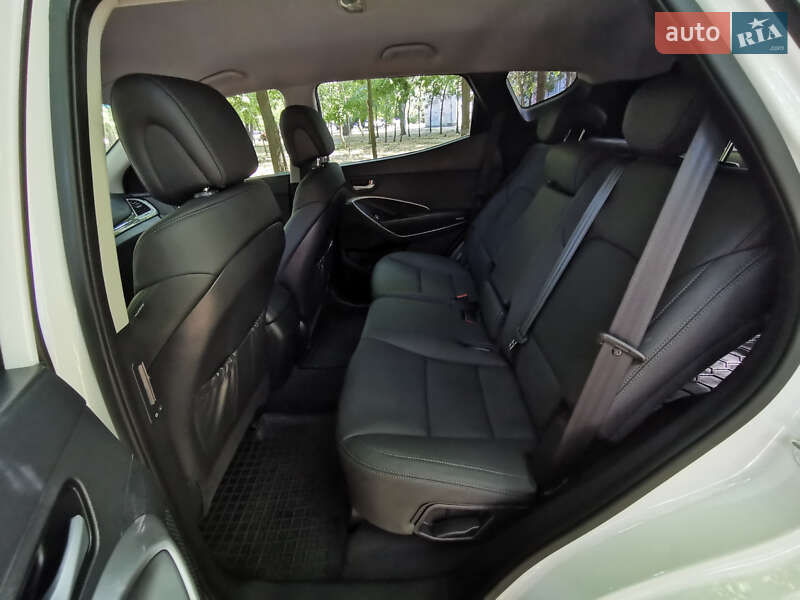 Внедорожник / Кроссовер Hyundai Santa FE 2015 в Киеве