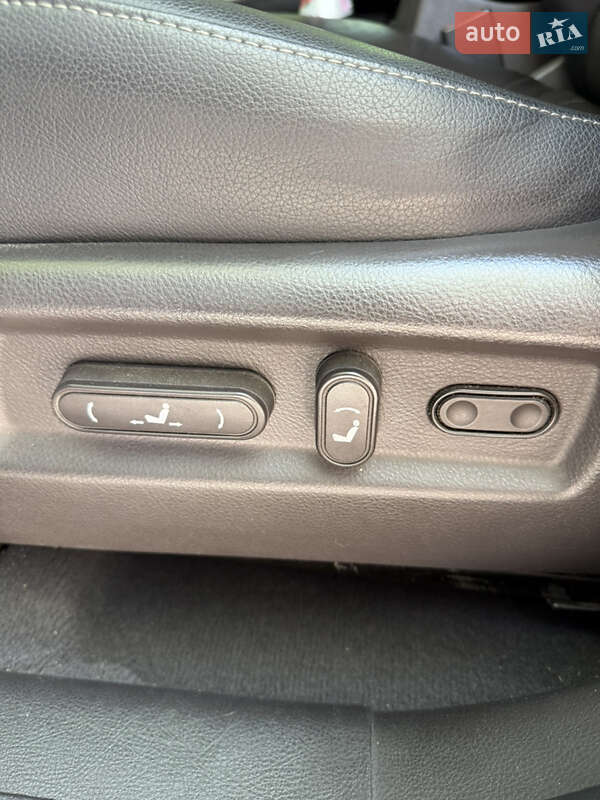 Позашляховик / Кросовер Hyundai Santa FE 2012 в Києві