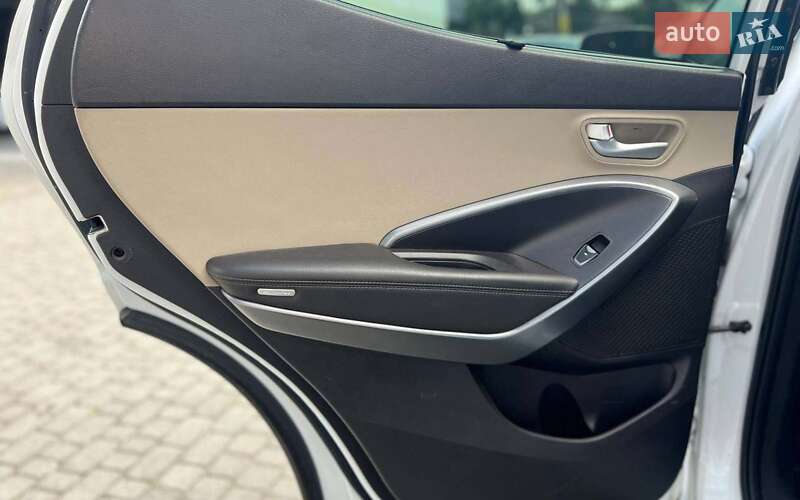 Позашляховик / Кросовер Hyundai Santa FE 2016 в Івано-Франківську