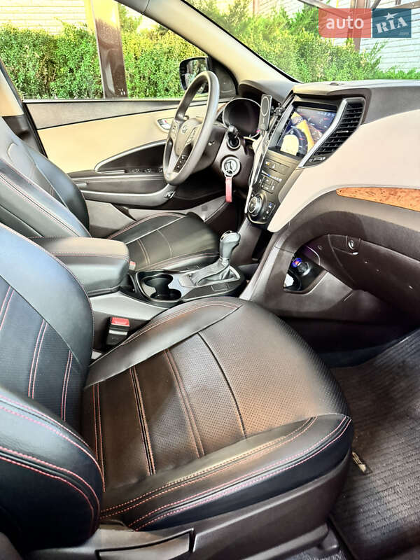 Позашляховик / Кросовер Hyundai Santa FE 2015 в Дніпрі