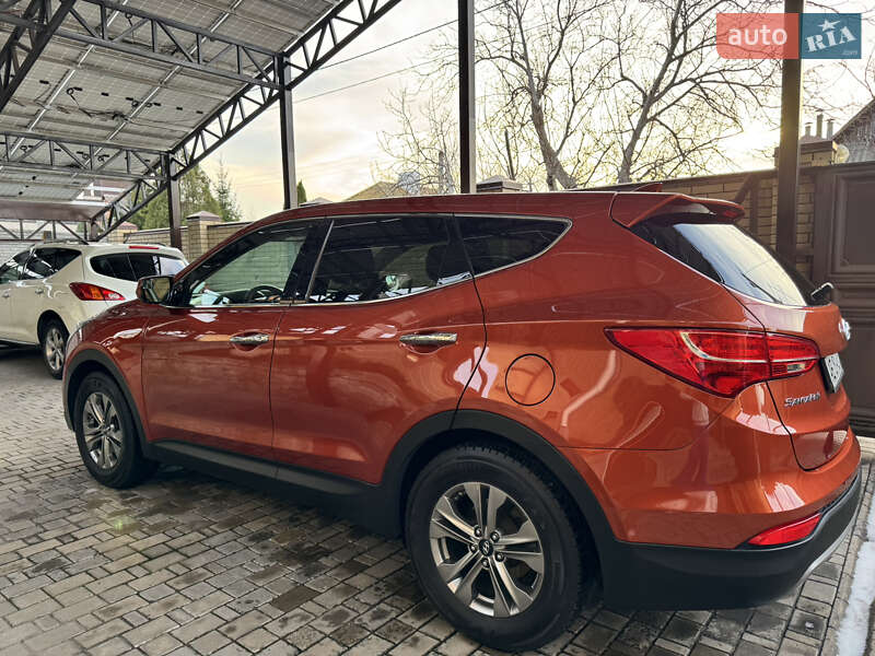Позашляховик / Кросовер Hyundai Santa FE 2015 в Дніпрі