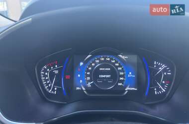 Позашляховик / Кросовер Hyundai Santa FE 2019 в 