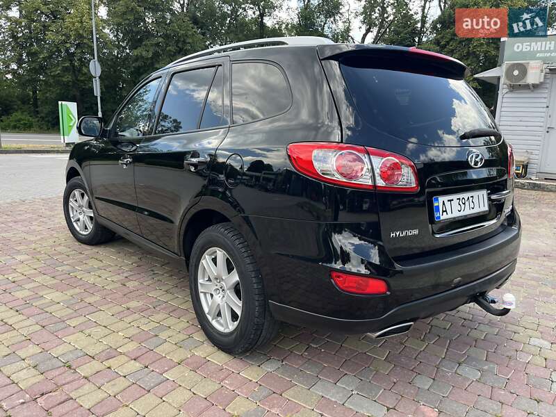 Внедорожник / Кроссовер Hyundai Santa FE 2010 в Калуше