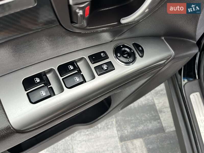 Внедорожник / Кроссовер Hyundai Santa FE 2010 в Калуше
