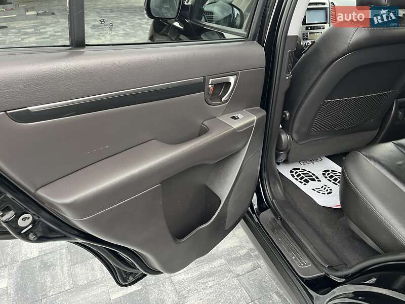 Внедорожник / Кроссовер Hyundai Santa FE 2010 в Калуше