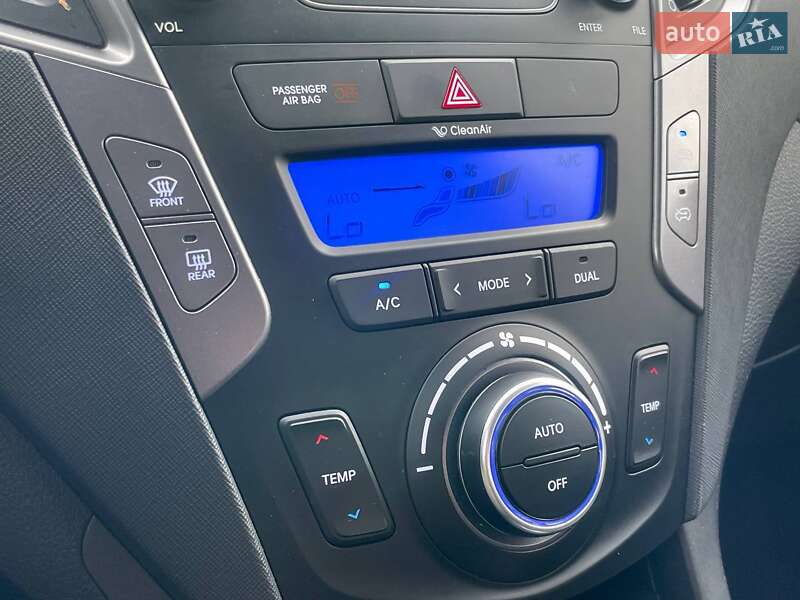 Внедорожник / Кроссовер Hyundai Santa FE 2012 в Киеве