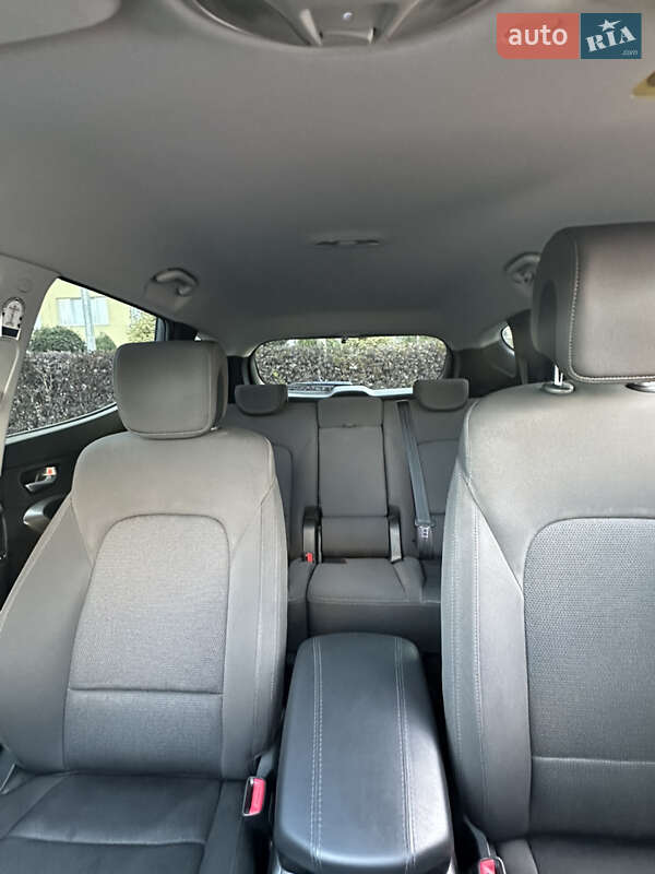 Позашляховик / Кросовер Hyundai Santa FE 2015 в Києві