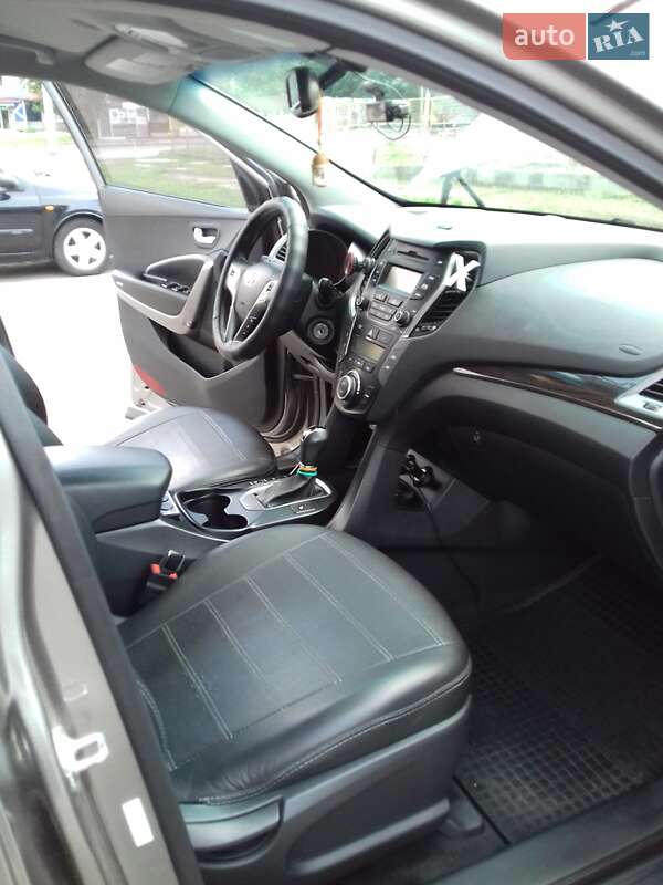 Внедорожник / Кроссовер Hyundai Santa FE 2015 в Харькове