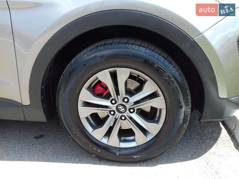 Внедорожник / Кроссовер Hyundai Santa FE 2015 в Харькове