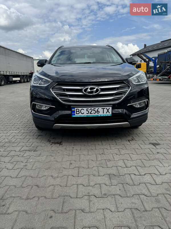Внедорожник / Кроссовер Hyundai Santa FE 2017 в 