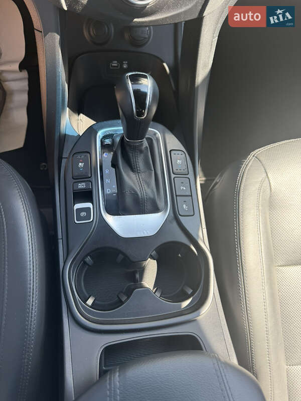 Внедорожник / Кроссовер Hyundai Santa FE 2016 в Ровно