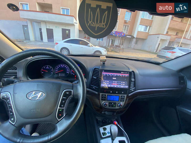 Позашляховик / Кросовер Hyundai Santa FE 2012 в Києві