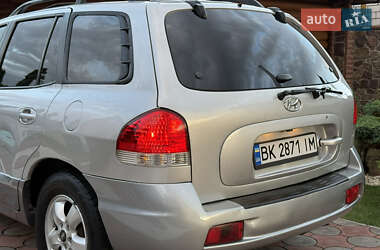 Внедорожник / Кроссовер Hyundai Santa FE 2005 в 
