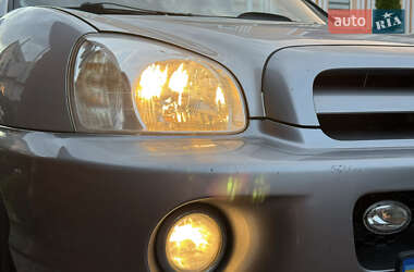 Внедорожник / Кроссовер Hyundai Santa FE 2005 в 