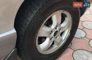 Внедорожник / Кроссовер Hyundai Santa FE 2005 в 