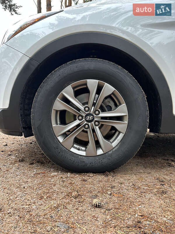 Внедорожник / Кроссовер Hyundai Santa FE 2015 в Белогородке