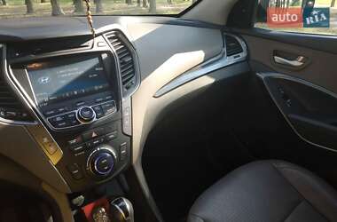 Позашляховик / Кросовер Hyundai Santa FE 2014 в 