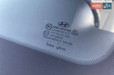 Внедорожник / Кроссовер Hyundai Santa FE 2011 в 