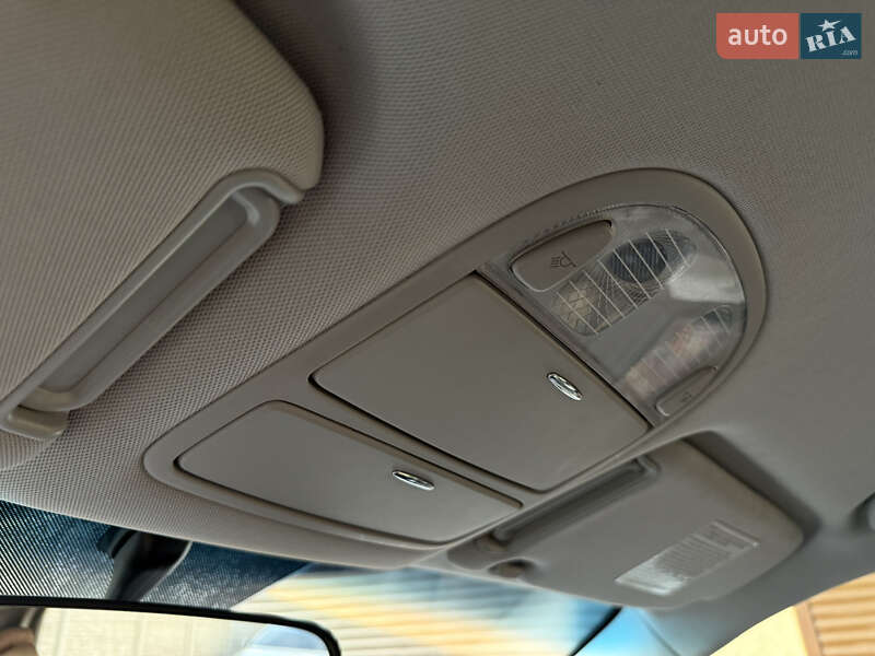 Позашляховик / Кросовер Hyundai Santa FE 2011 в Краснограді