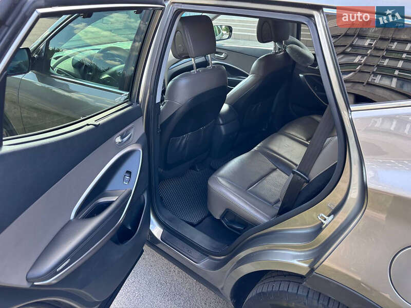 Внедорожник / Кроссовер Hyundai Santa FE 2015 в Черкассах