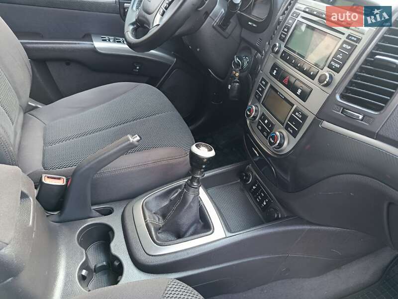 Позашляховик / Кросовер Hyundai Santa FE 2010 в Луцьку