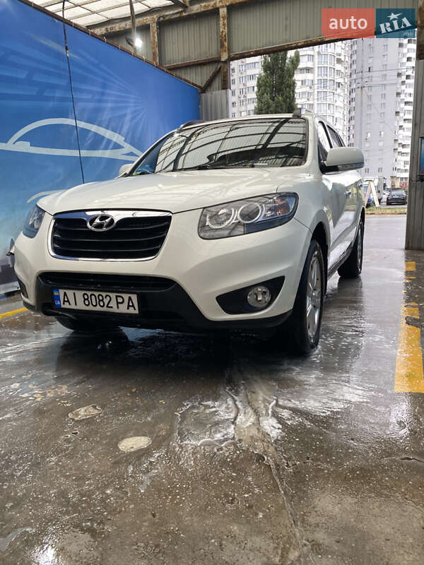 Внедорожник / Кроссовер Hyundai Santa FE 2011 в Киеве