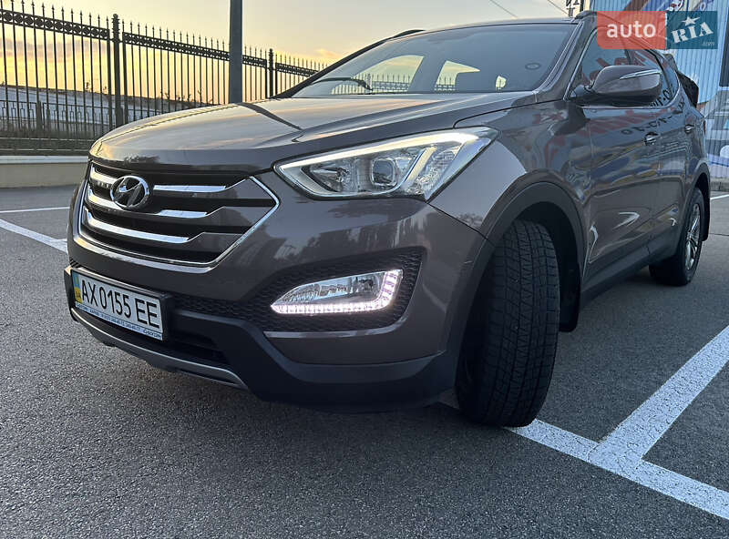 Позашляховик / Кросовер Hyundai Santa FE 2014 в Харкові