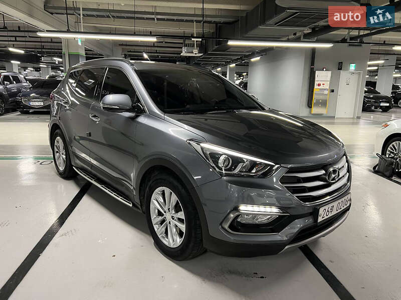 Внедорожник / Кроссовер Hyundai Santa FE 2016 в Киеве